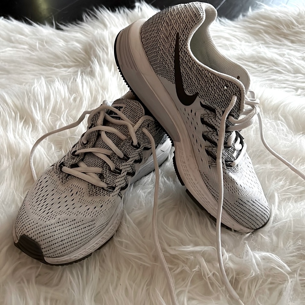 [Nike] Zoom Running Shoes - Picture 2 of 9